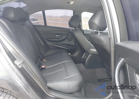 2017 BMW 320I xDrive z USA, uszkodzony, nr VIN WBA8E5G34HNU45371